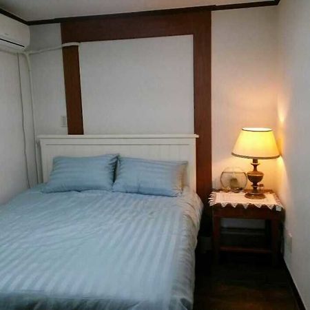 K Star Road Guesthouse - Hostel โซล ภายนอก รูปภาพ