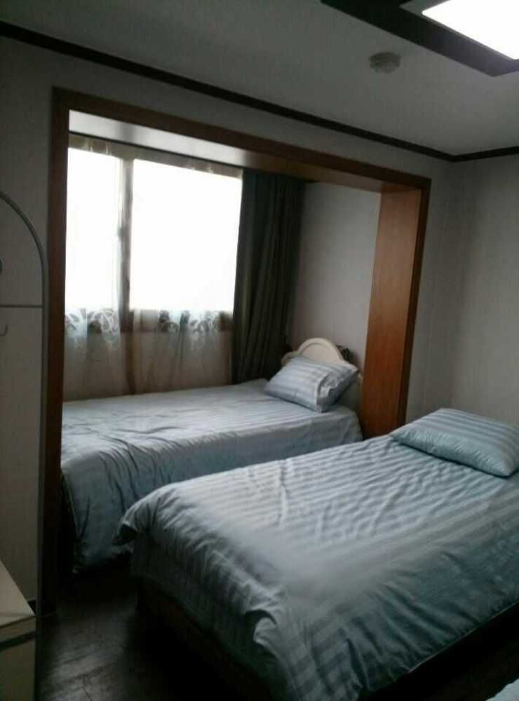 K Star Road Guesthouse - Hostel โซล ภายนอก รูปภาพ