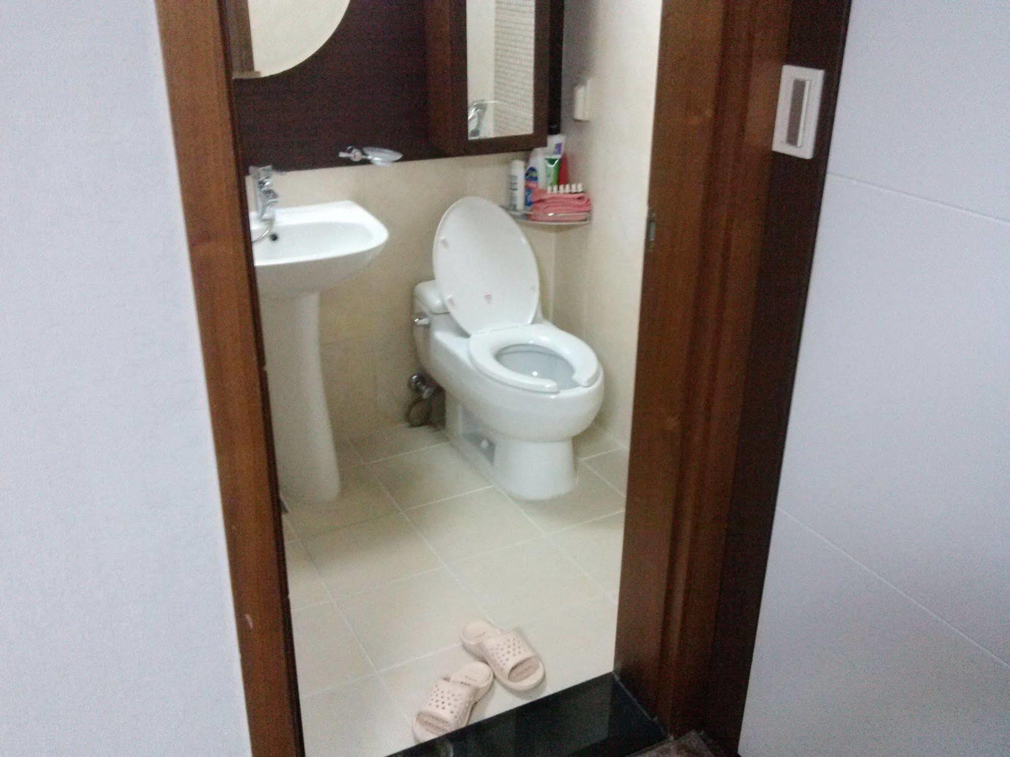K Star Road Guesthouse - Hostel โซล ภายนอก รูปภาพ